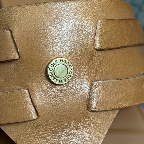 NWOT COLE HAAN tong flat shoes, size 6B - Picture 3 of 10